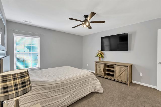 100 N Great White Way, Clayton, NC 27527