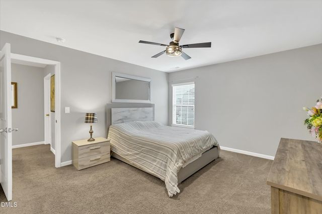 100 N Great White Way, Clayton, NC 27527