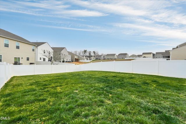 100 N Great White Way, Clayton, NC 27527