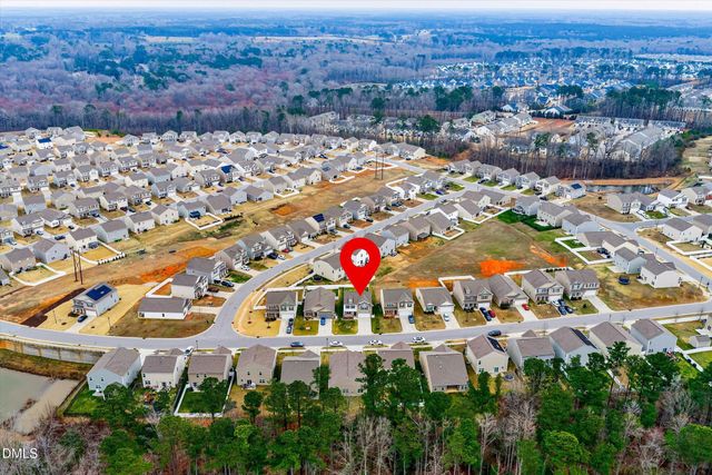 100 N Great White Way, Clayton, NC 27527