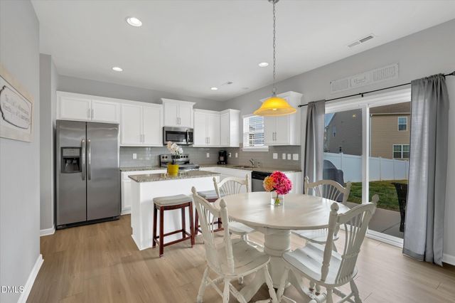 100 N Great White Way, Clayton, NC 27527