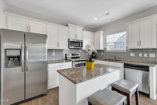 100 N Great White Way, Clayton, NC 27527