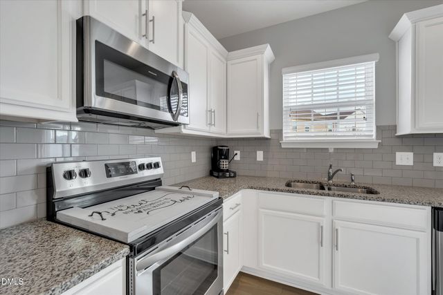 100 N Great White Way, Clayton, NC 27527