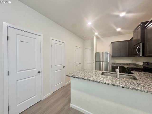 64 Ne 134TH Pl, Portland, OR 97230