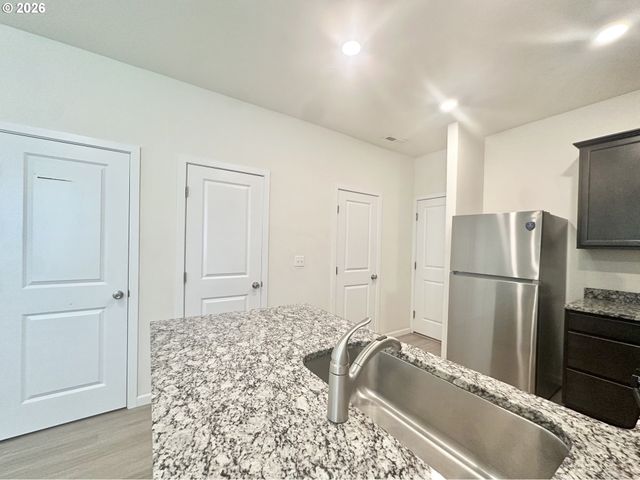 64 Ne 134TH Pl, Portland, OR 97230