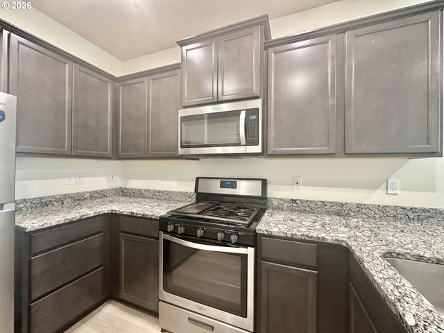 64 Ne 134TH Pl, Portland, OR 97230