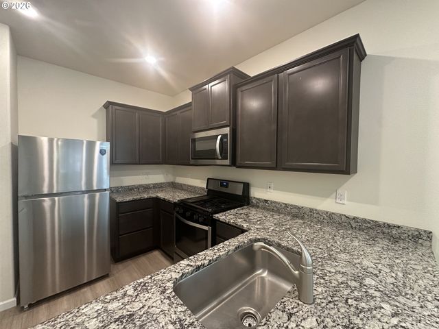 64 Ne 134TH Pl, Portland, OR 97230