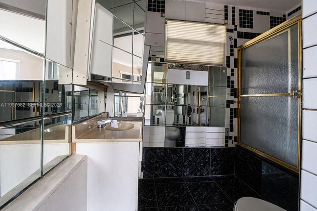 3421 NW 176th St, Miami Gardens, FL 33056