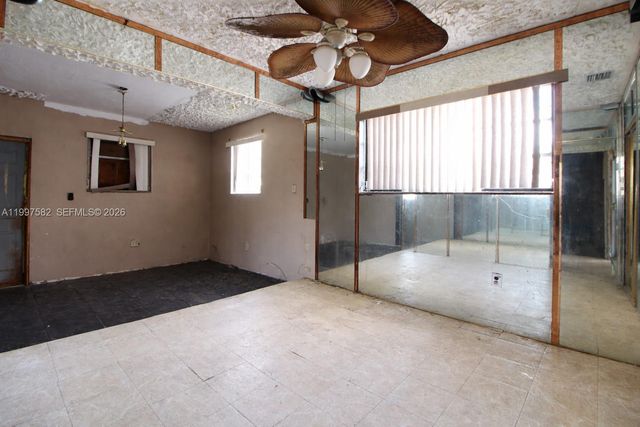 3421 NW 176th St, Miami Gardens, FL 33056