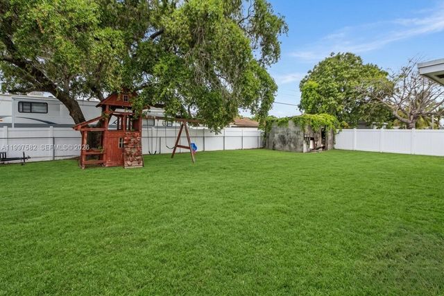 3421 NW 176th St, Miami Gardens, FL 33056