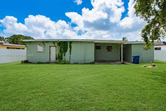 3421 NW 176th St, Miami Gardens, FL 33056