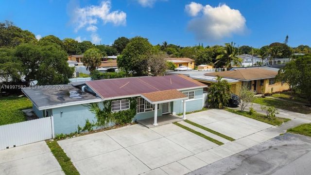 3421 NW 176th St, Miami Gardens, FL 33056