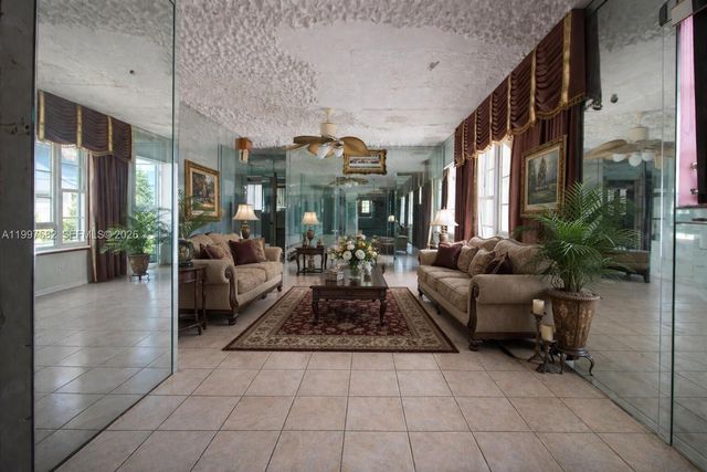 3421 NW 176th St, Miami Gardens, FL 33056