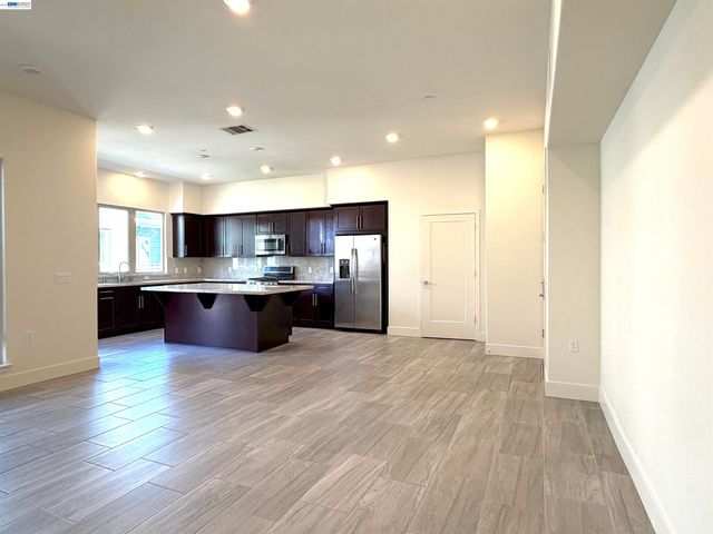 1625 Delano St 31, Milpitas, CA 95035