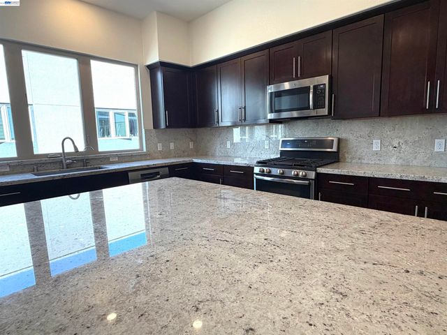 1625 Delano St 31, Milpitas, CA 95035