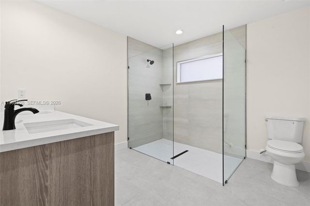 560 SW Carter Ave, Port St. Lucie, FL 34983