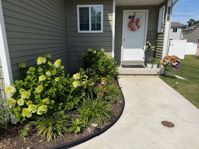 3963 Lotus Landing Circle, Waterford, MI 48329