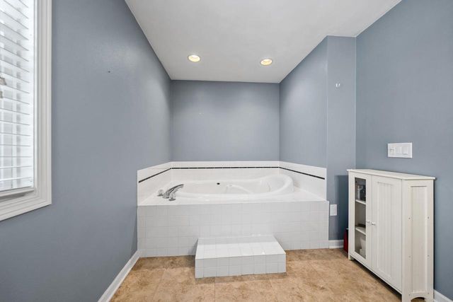 4401 N HAYMEADOW AVENUE, Appleton, WI 54913