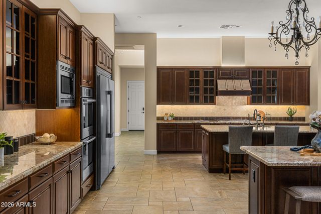 4602 E MOCKINGBIRD Lane, Paradise Valley, AZ 85253