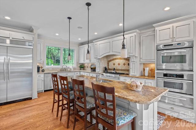 368 Players Ridge Road, Hickory, NC 28601