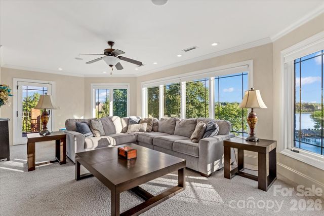 368 Players Ridge Road, Hickory, NC 28601