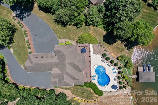 368 Players Ridge Road, Hickory, NC 28601