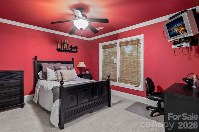 368 Players Ridge Road, Hickory, NC 28601
