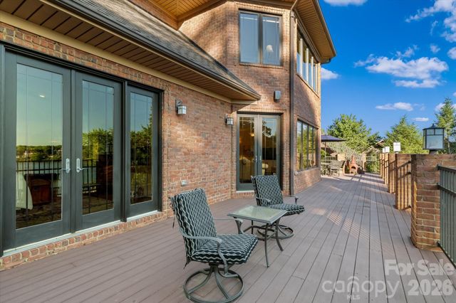 368 Players Ridge Road, Hickory, NC 28601