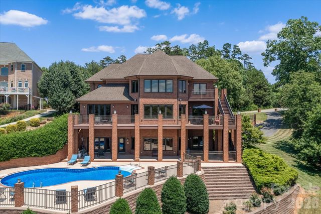 368 Players Ridge Road, Hickory, NC 28601