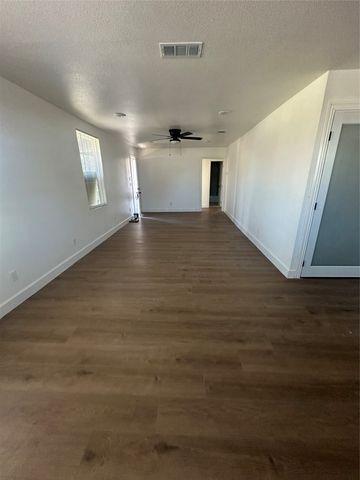 1802 Up The Grove Street, Greenville, TX 75401