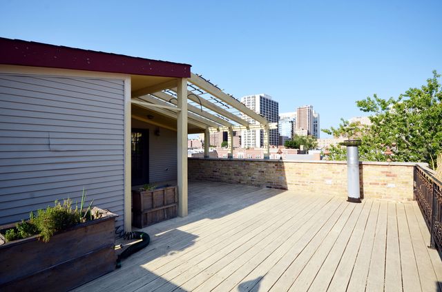 622 W Briar Place PH, Chicago, IL 60657