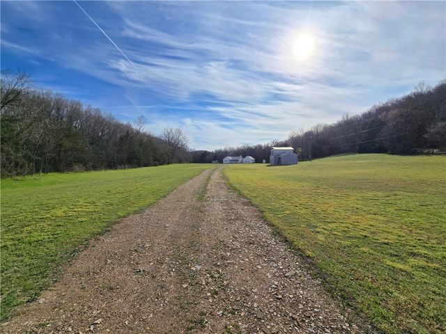 1511 County Road 617, Green Forest, AR 72638