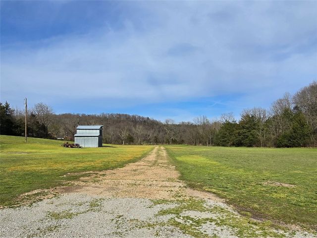 1511 County Road 617, Green Forest, AR 72638