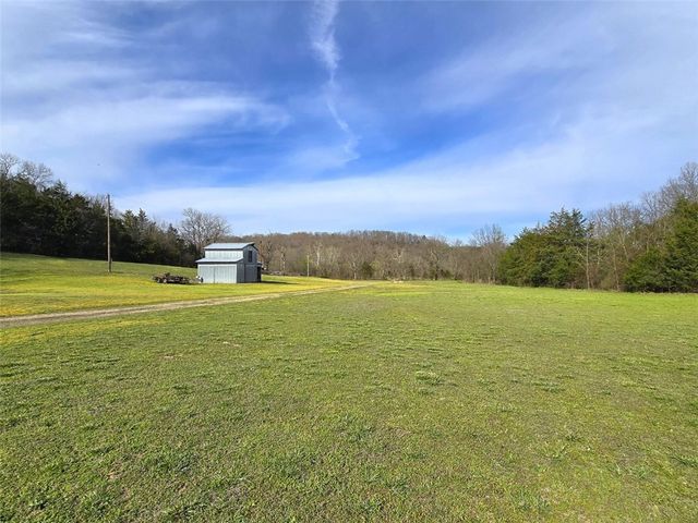 1511 County Road 617, Green Forest, AR 72638