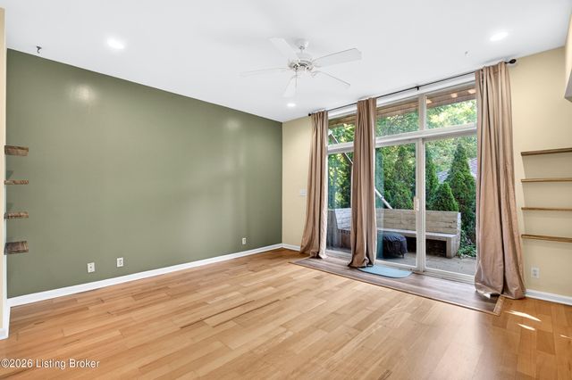 355 Kenilworth Rd, Louisville, KY 40206