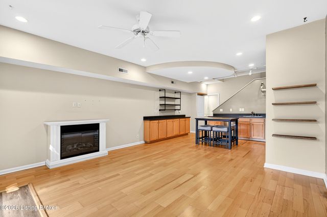 355 Kenilworth Rd, Louisville, KY 40206