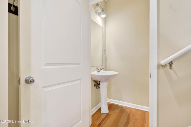 355 Kenilworth Rd, Louisville, KY 40206