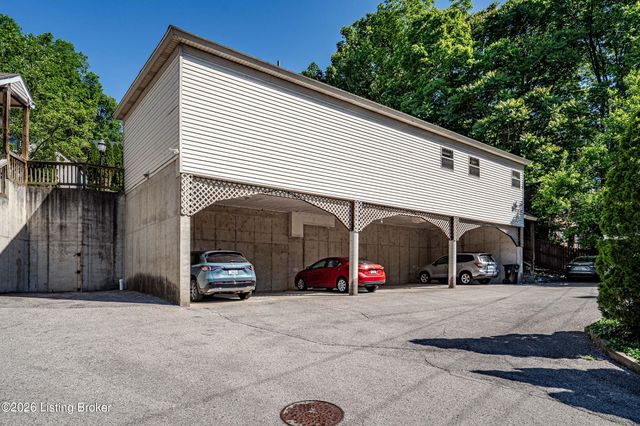 355 Kenilworth Rd, Louisville, KY 40206