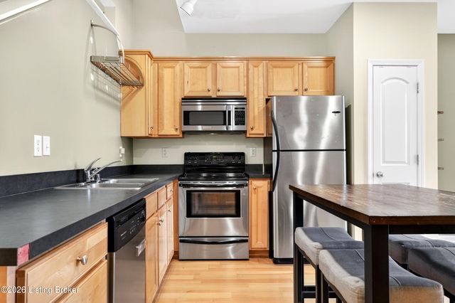 355 Kenilworth Rd, Louisville, KY 40206