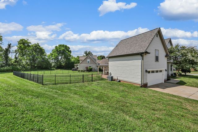 1154 Buggy Cv, Clarksville, TN 37043