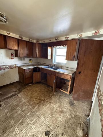 220 S Locust STREET, Janesville, WI 53548