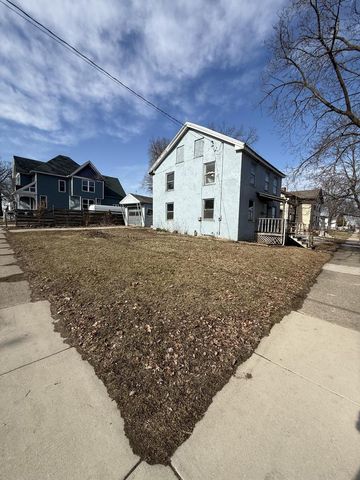 220 S Locust STREET, Janesville, WI 53548