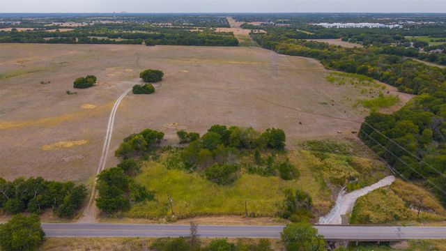 2615 S Houston School Road, Lancaster, TX 75146