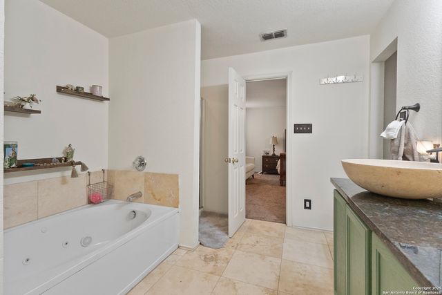 707 Ridingate Farm, San Antonio, TX 78228