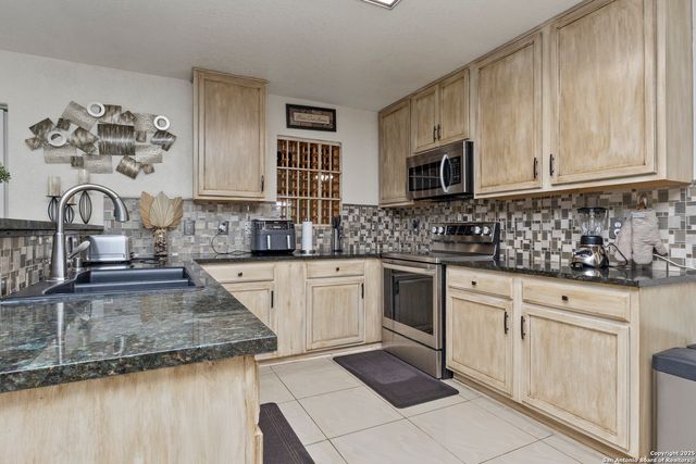 707 Ridingate Farm, San Antonio, TX 78228