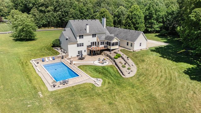 8196 E Walnut Ridge, New Carlisle, IN 46552