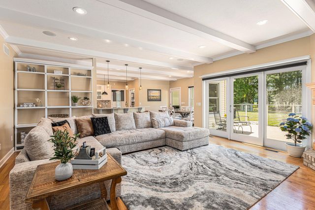 8196 E Walnut Ridge, New Carlisle, IN 46552