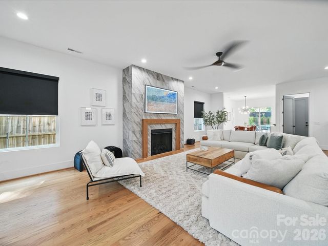 708 Cross Trail Drive, Charlotte, NC 28204