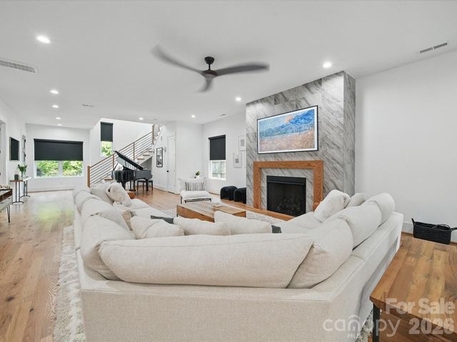 708 Cross Trail Drive, Charlotte, NC 28204