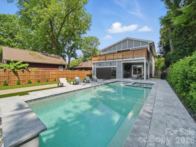 708 Cross Trail Drive, Charlotte, NC 28204